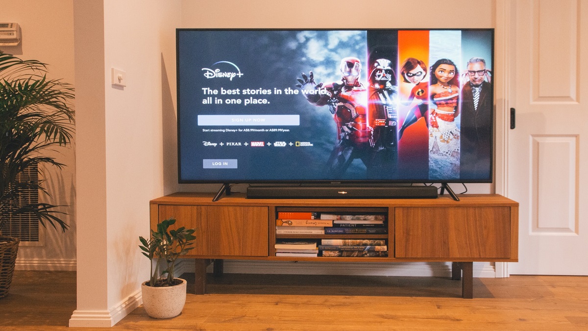 55 inch LED TV with Bluetooth Connectivity: Bigger Entertainment With Multiple Connectivity Options 